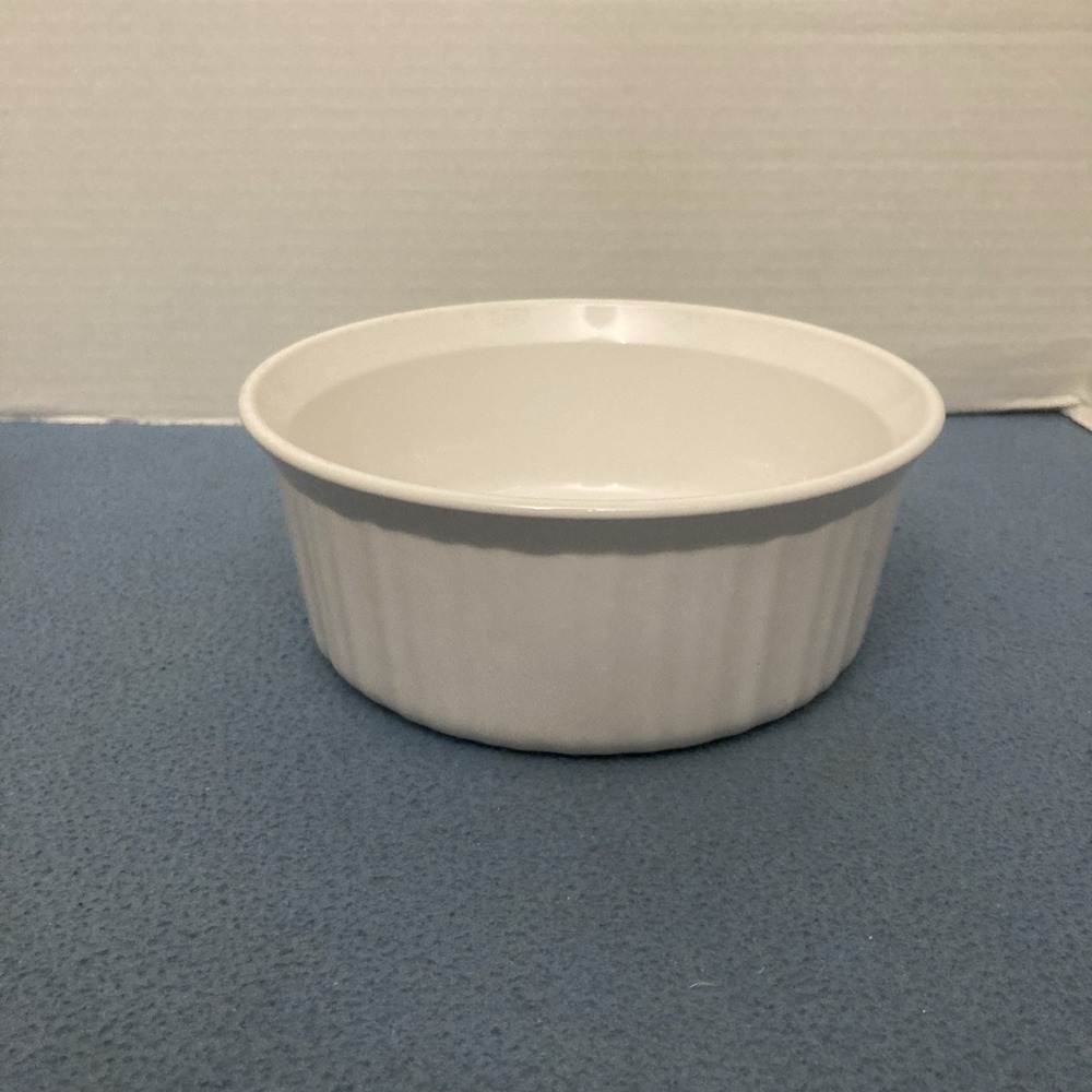 Corning Ware French White F-5-B 1 1/2 QT Round Casserole Dish